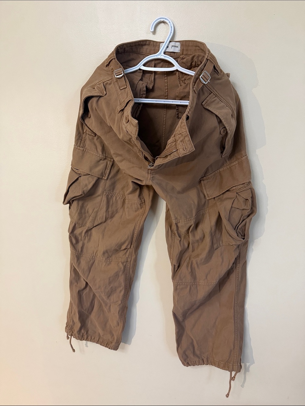 TNA Women's Straight-Leg Cargo Pants in Brown